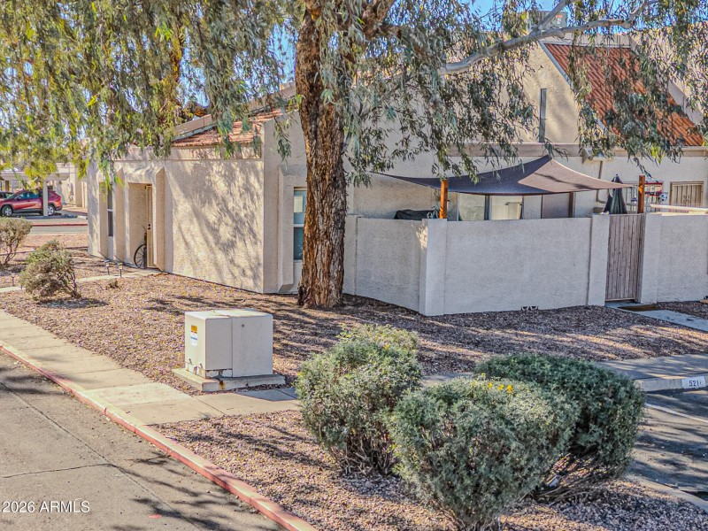 1342_W_Emerald_Exterior_07