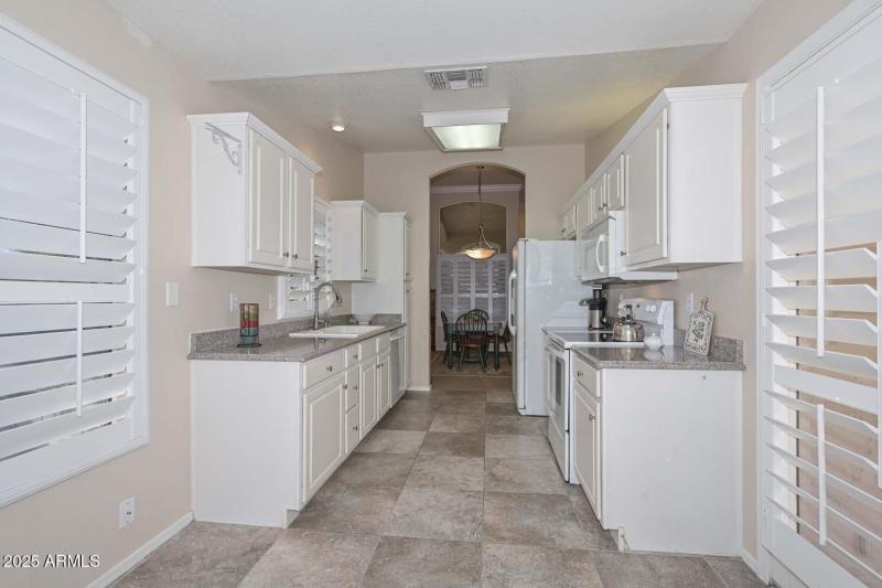 Breakfast Room-Kitchen