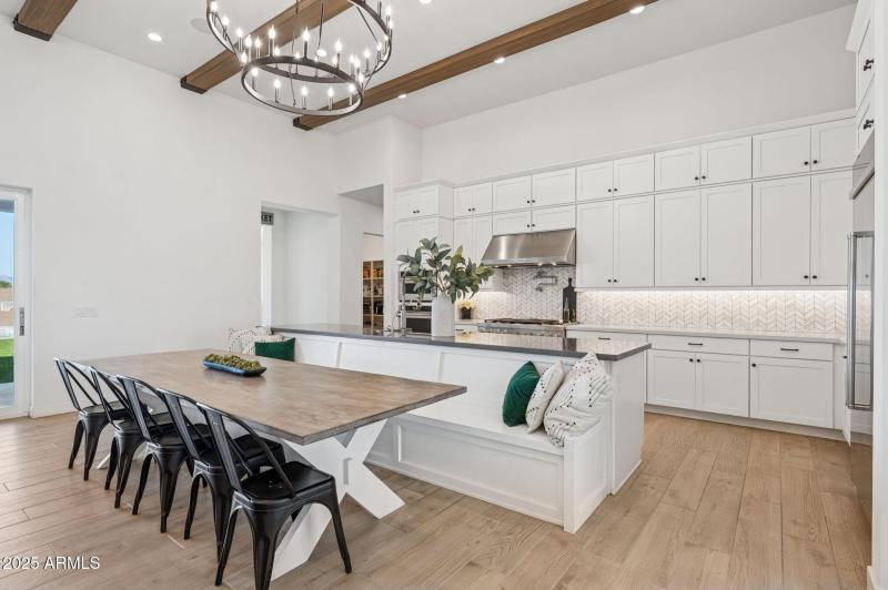 13-web-or-mls-19910-e-vallejo-st