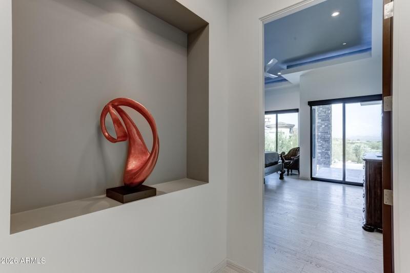 030_2nd Primary Suite Entry