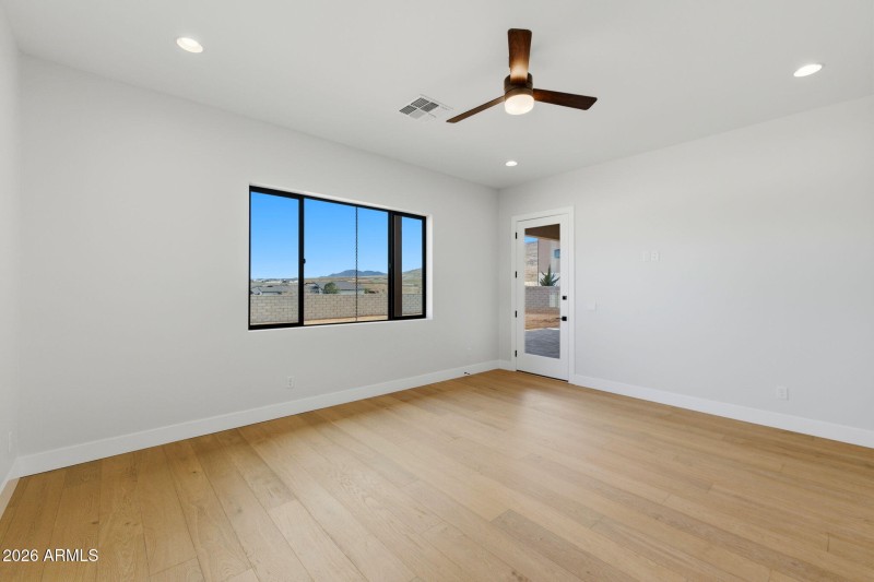 22-Primary Bedroom (2)