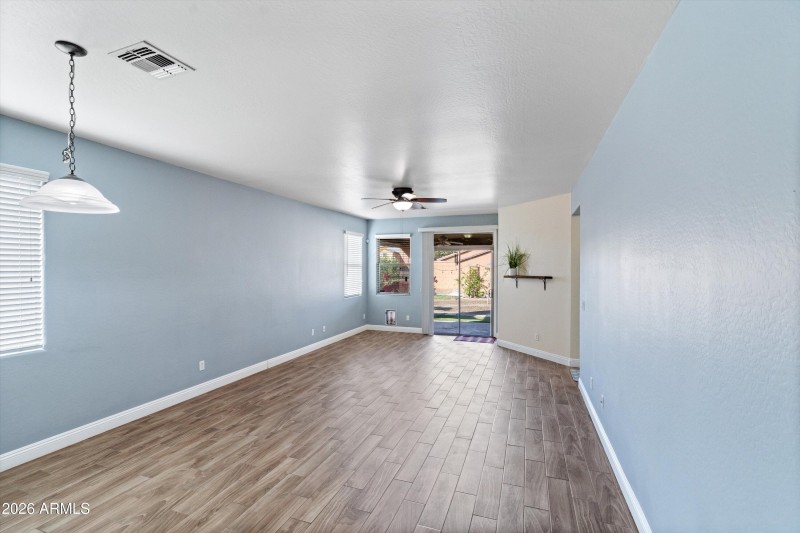 19-Breakfast to Family Room