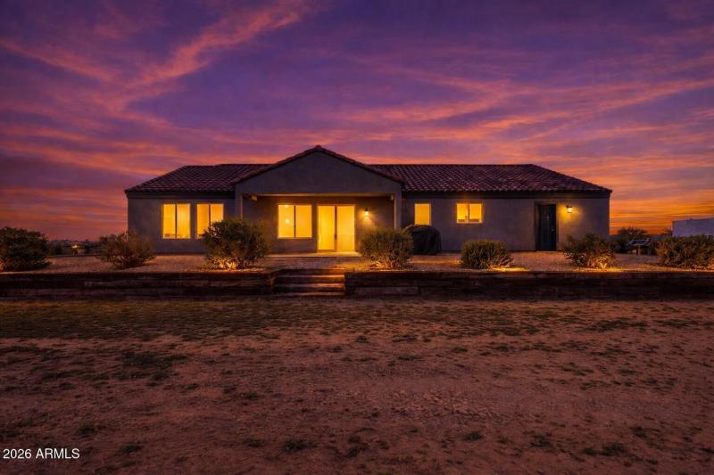 E5DAA1D1-C25E-499A-B64C-299B931249F3