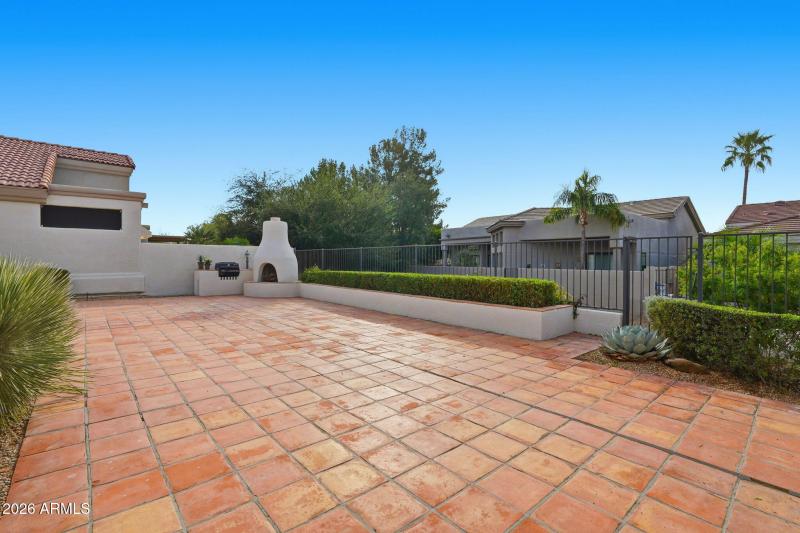 Backs to HOA common area