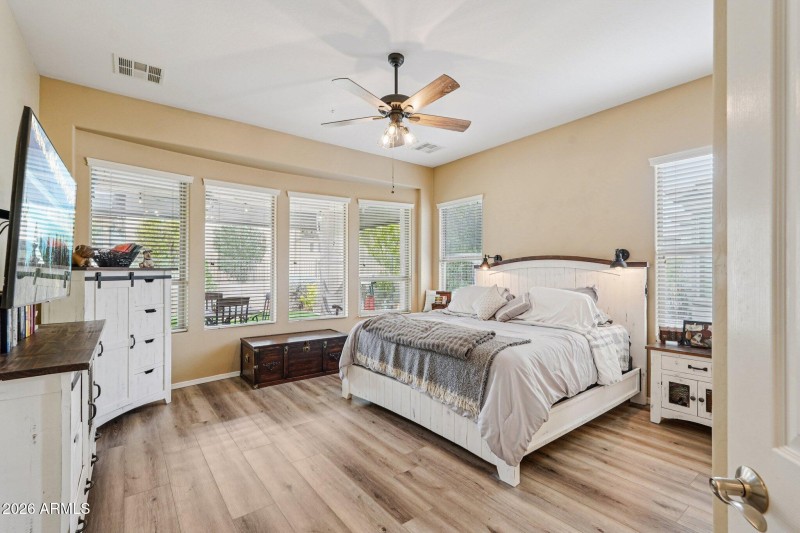 28-web-or-mls-N 130th Dr-S1202-028