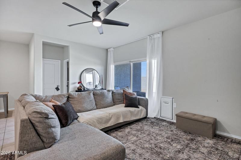 1806 W Cameron Blvd-9