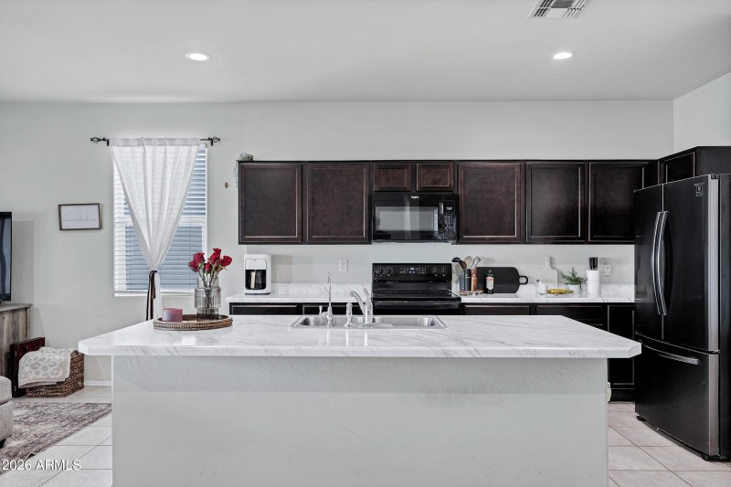 1806 W Cameron Blvd-13