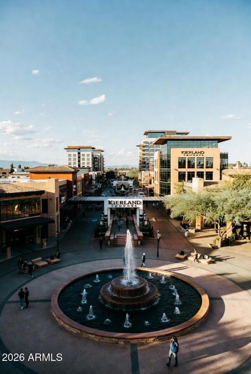 Minutes to Kierland Commons