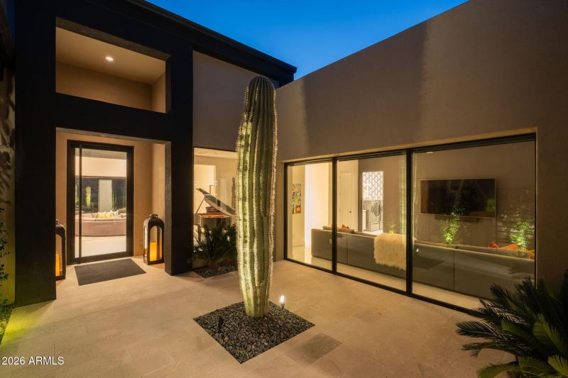 Front Courtyard- Arrival Experience!