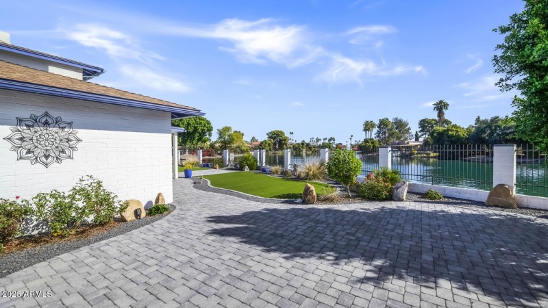 2609 S Saratoga-large-045-048-TOD5527-15