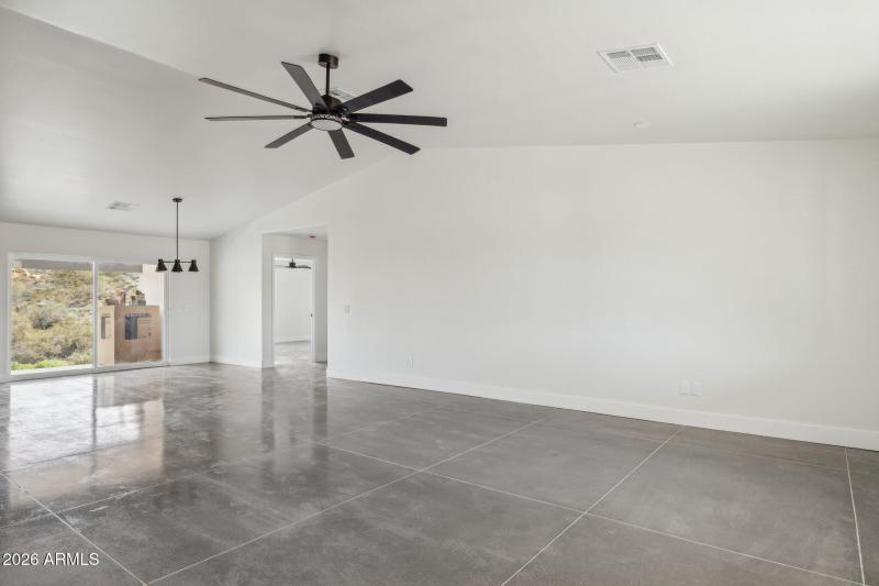 6-web-or-mls-46210-n-36th-ave