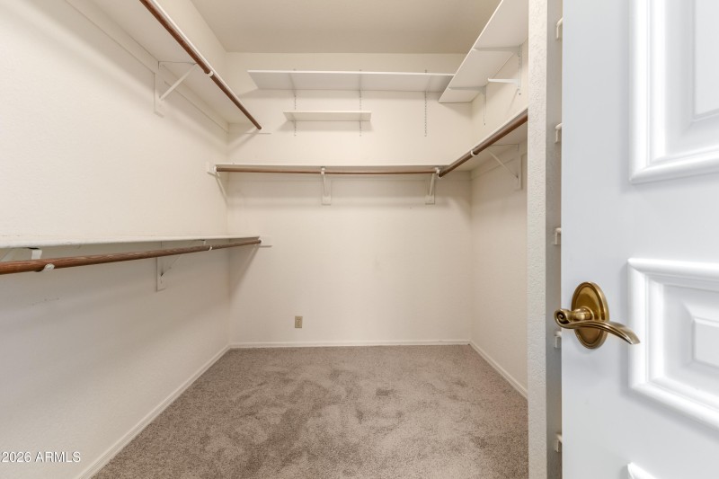 SUN 22 - PRIME CLOSET