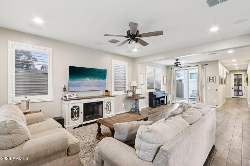 8-web-or-mls-E Wisteria Dr-S1202-008