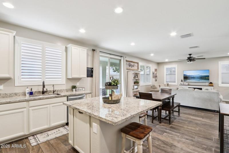 17-web-or-mls-E Wisteria Dr-S1202-017