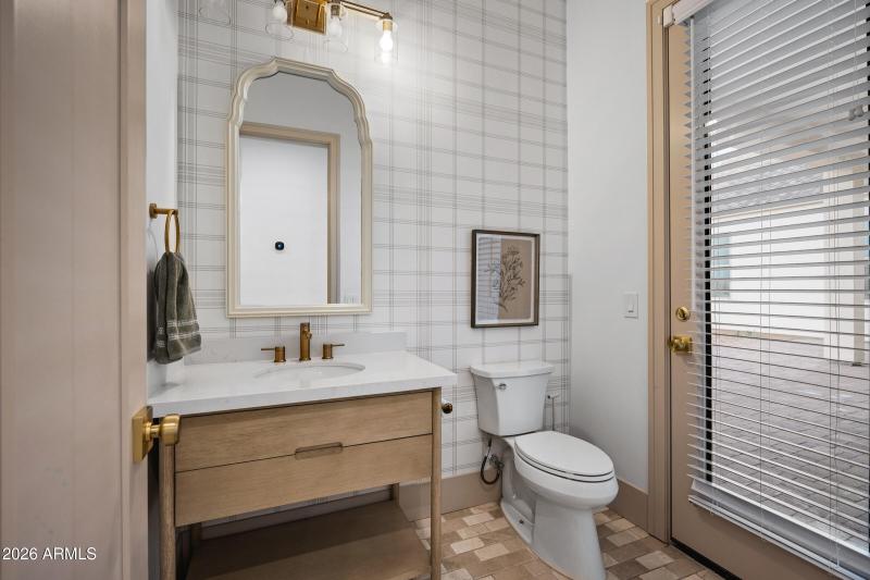 18212 E Navajo Dr-39