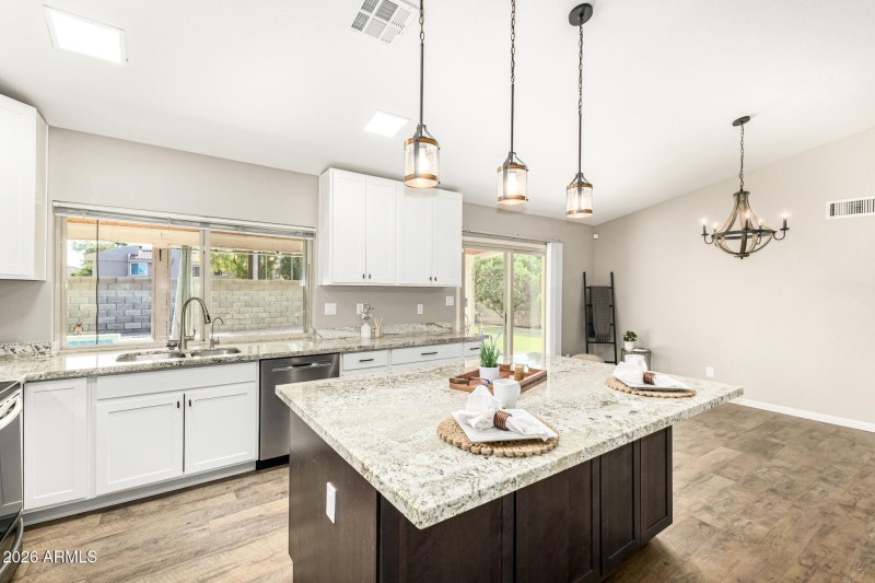 Huge island for lots of prep space