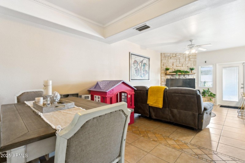 8-web-or-mls-170-e-guadalupe-rd-unit-152