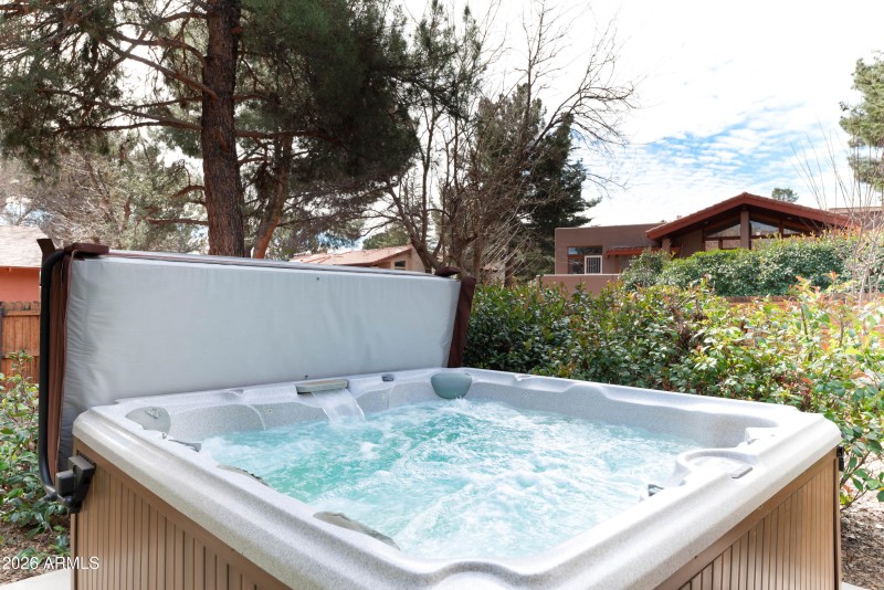 100_Rain_Trail_Rd-20