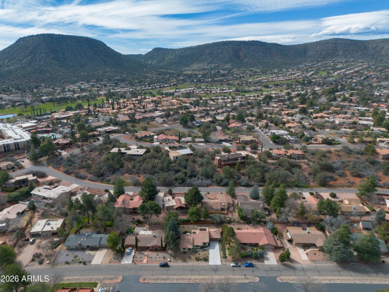 100_Rain_Trail_Rd-47