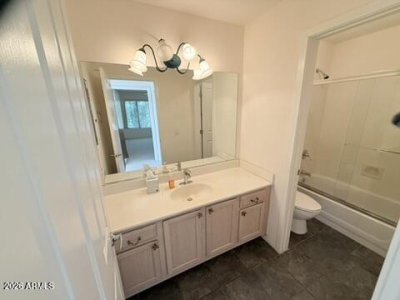 2463EBB4-9BF0-44F7-9DEC-1A84E9F8AEB2_4_5