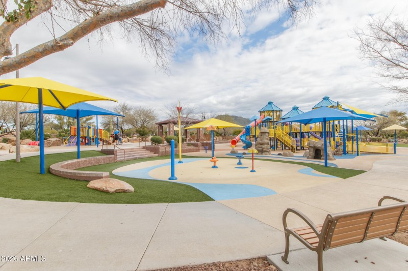 D) SPLASHPAD & PLAYGROUNDS