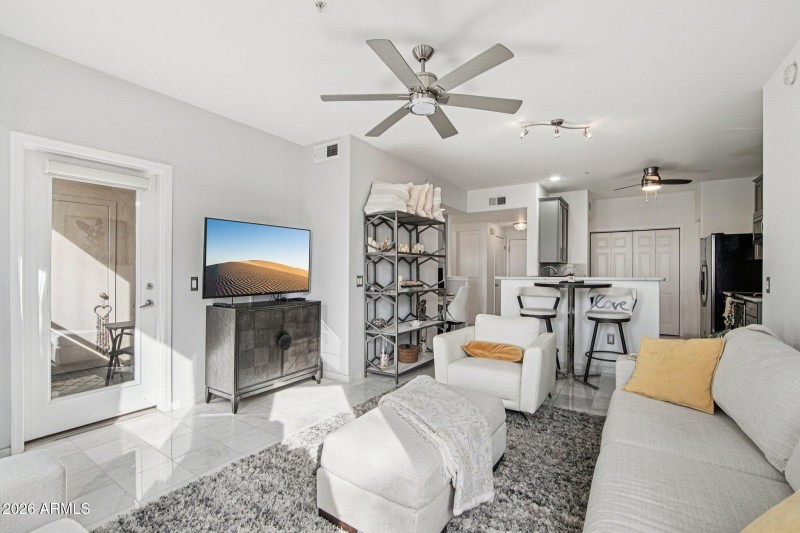 9-web-or-mls-N Central Ave 123-S1302-009