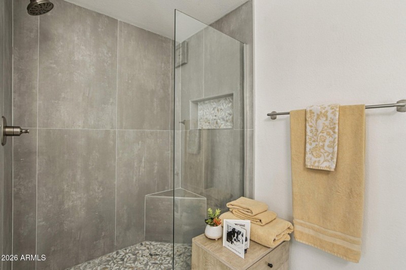 15-web-or-mls-N Central Ave 123-S1302-01