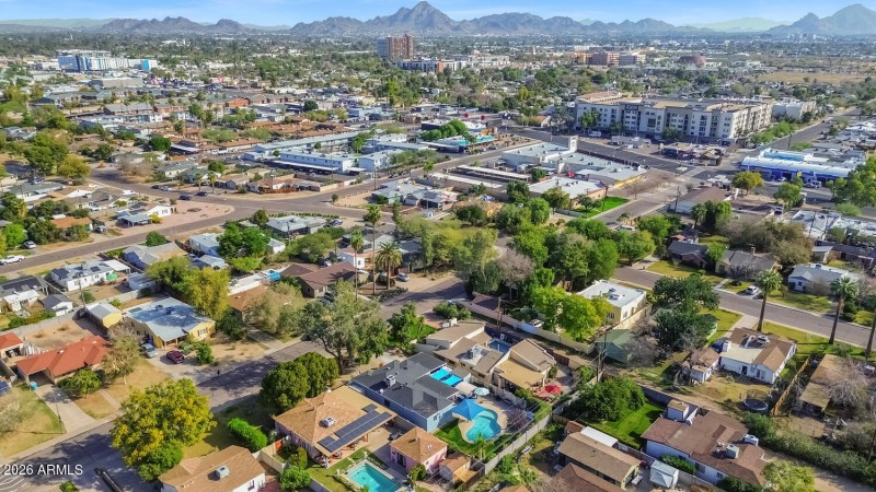 915 W Glenrosa-035-007-1500x844