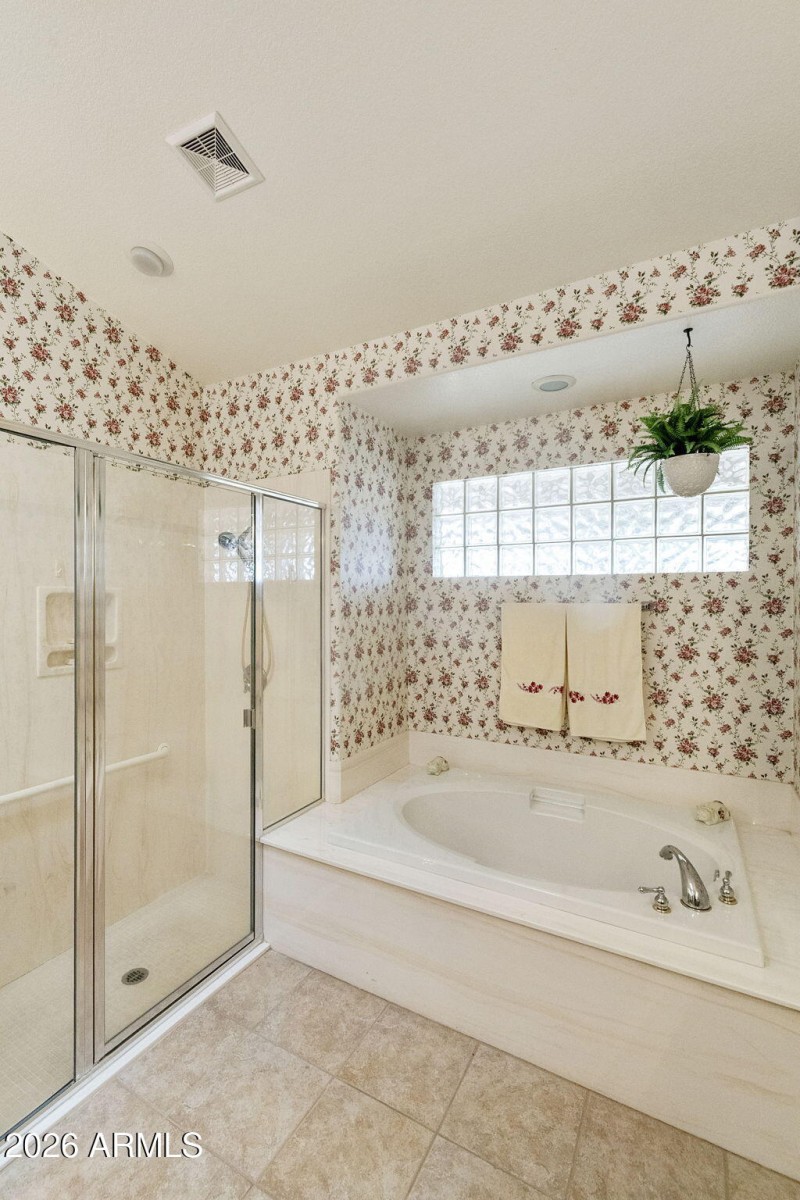 Primary Suite tub and shower