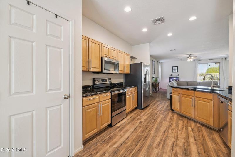 Kitchen – Granite tops