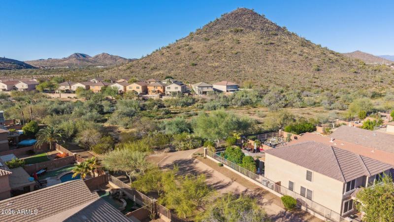 Mountain Views – Open desert