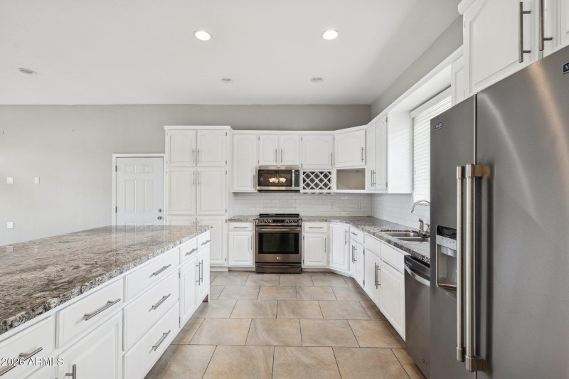 14-web-or-mls-702-w-why-worry-ln