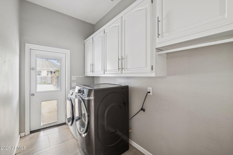 47-web-or-mls-702-w-why-worry-ln