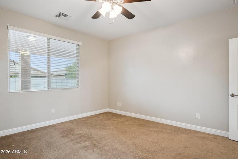 18-web-or-mls-1656-w-loemann-dr