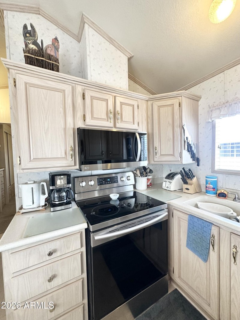 NEW SMOOTH TOP STOVE