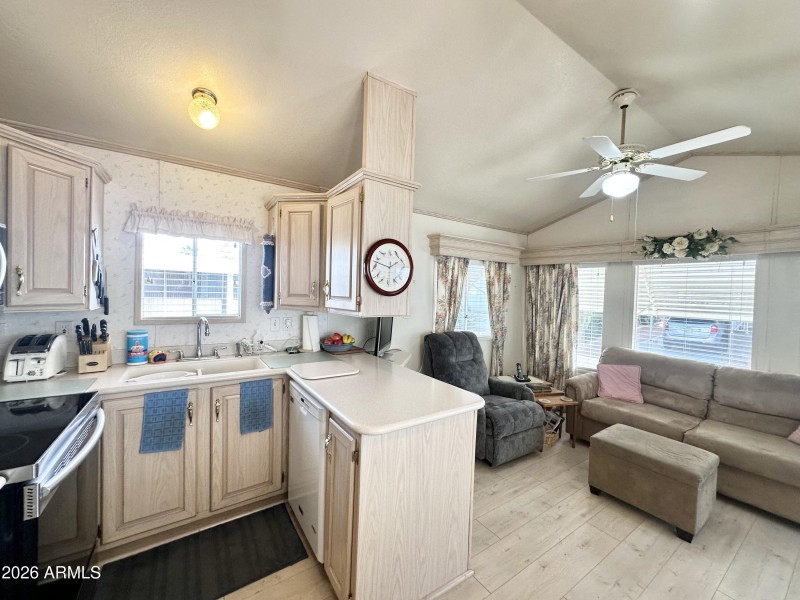 GREAT OPEN FLOORPLAN