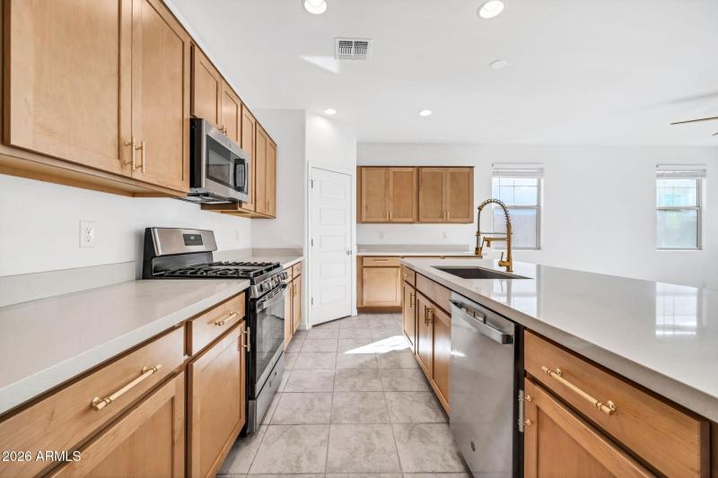 10223 W Piccadilly Rd, Avondale