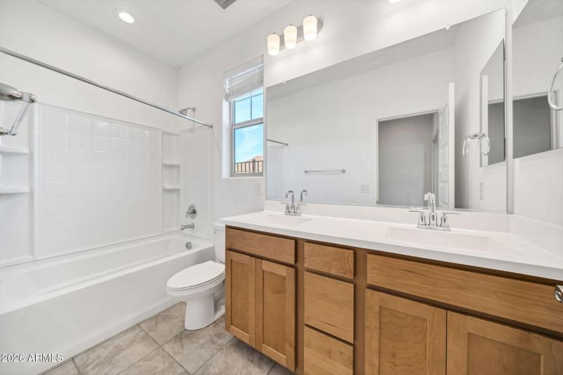 10223 W Piccadilly Rd, Avondale