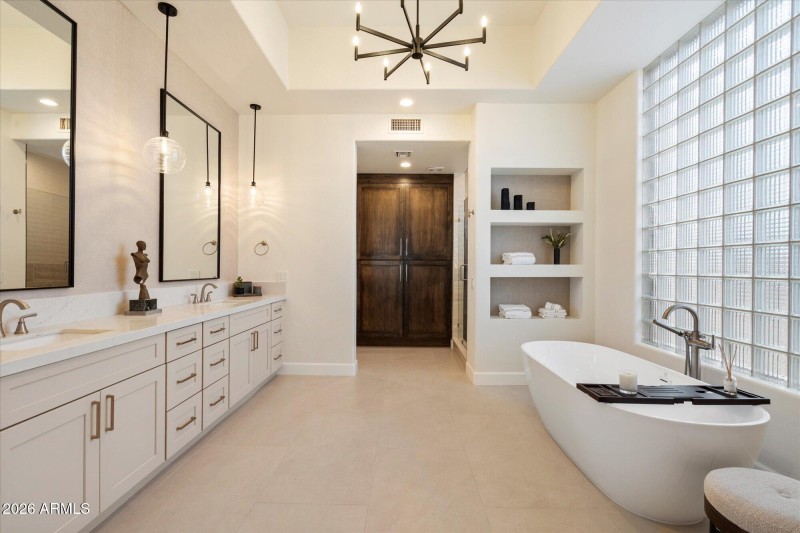 Spa-Inspired Bath Sanctuary