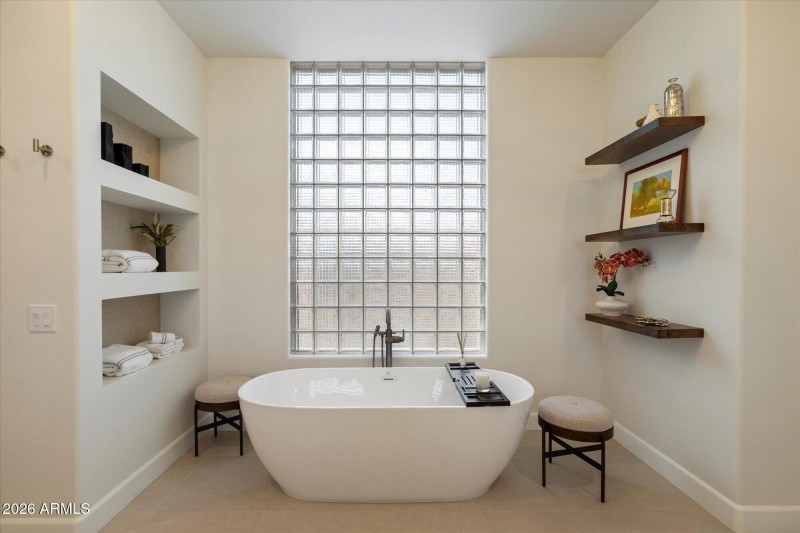Relaxing Soaking Tub