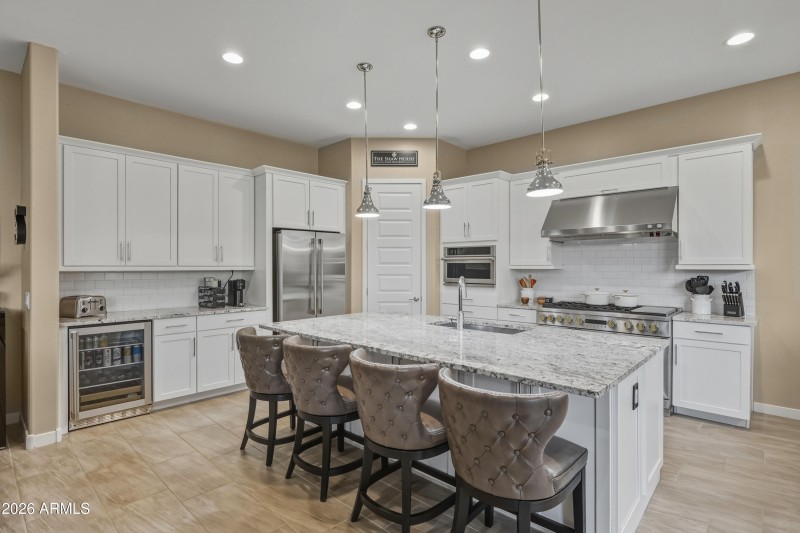 6_e22f7e2f-e25b-403b-8959-307e01b642d7_0