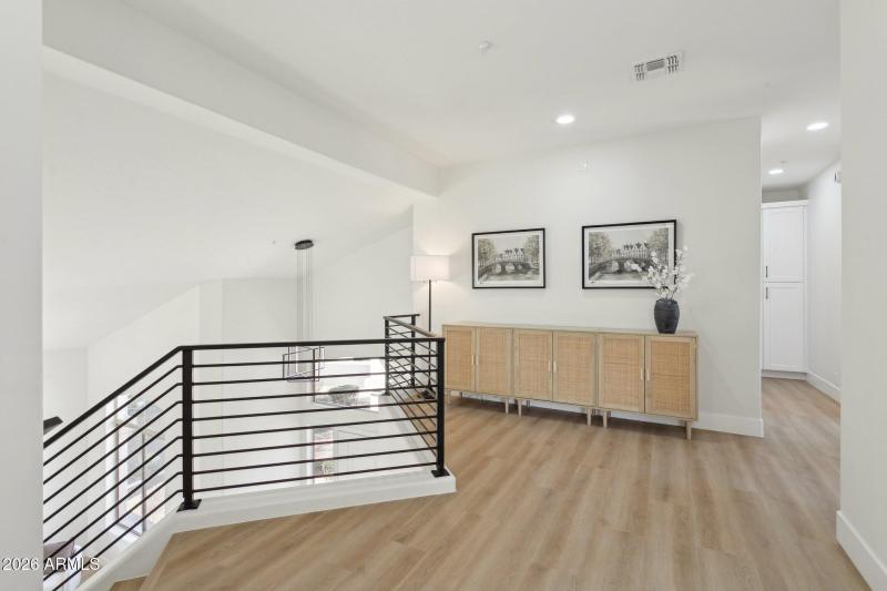 28-web-or-mls-22371-n-76th-pl