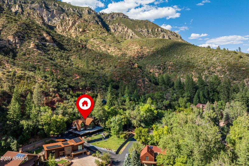 EXPANSIVE VIEWS LOOKING UP THE CANYON