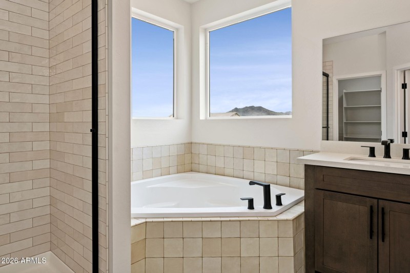 23-web-or-mls-20122-w-hazelwood-st