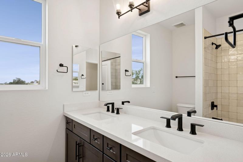 28-web-or-mls-20122-w-hazelwood-st