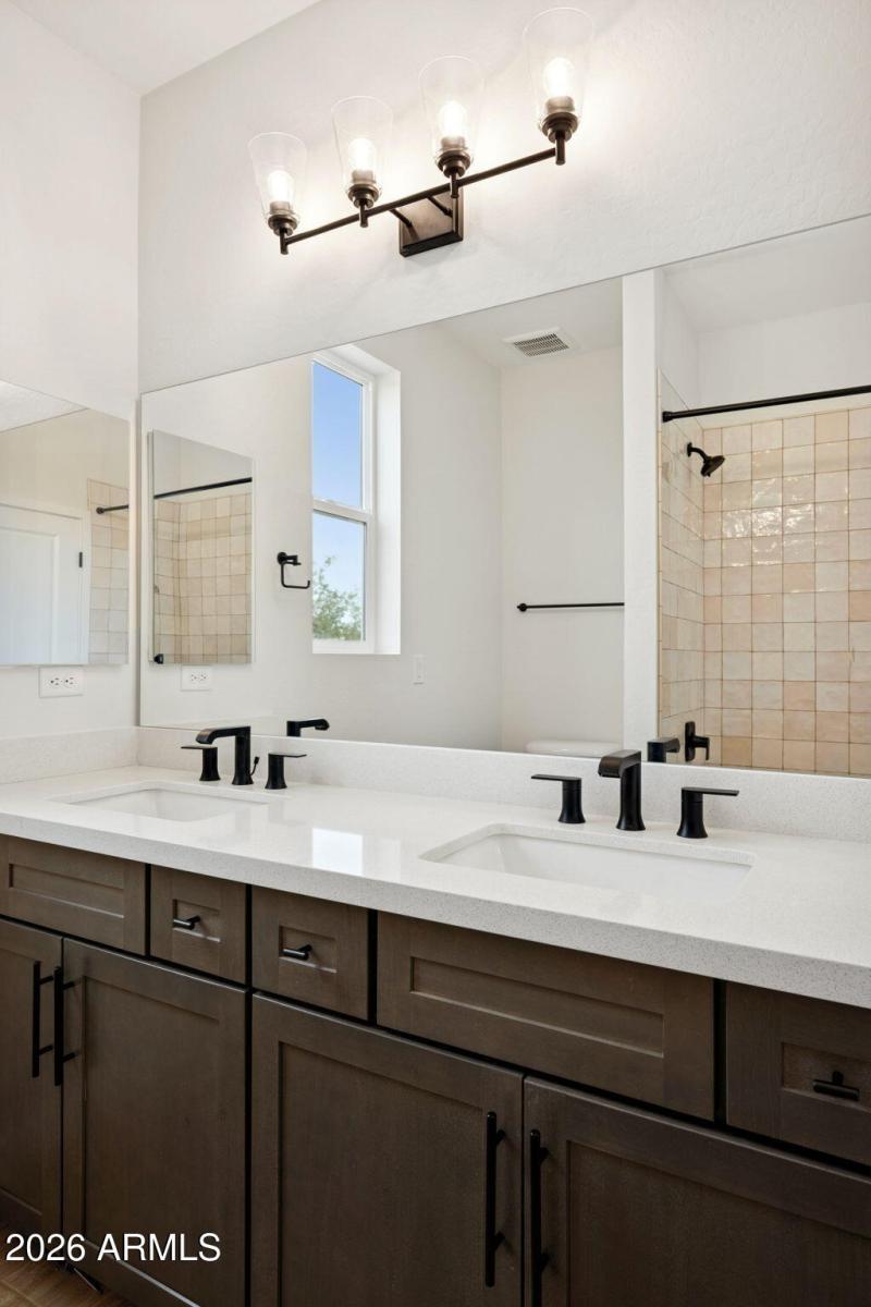 30-web-or-mls-20122-w-hazelwood-st