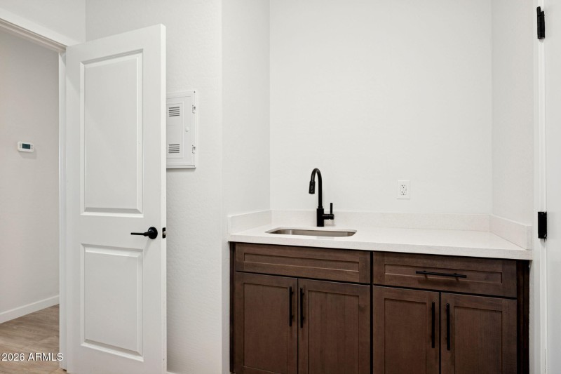 34-web-or-mls-20122-w-hazelwood-st