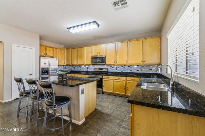 35834 W Cartegna Ln-13