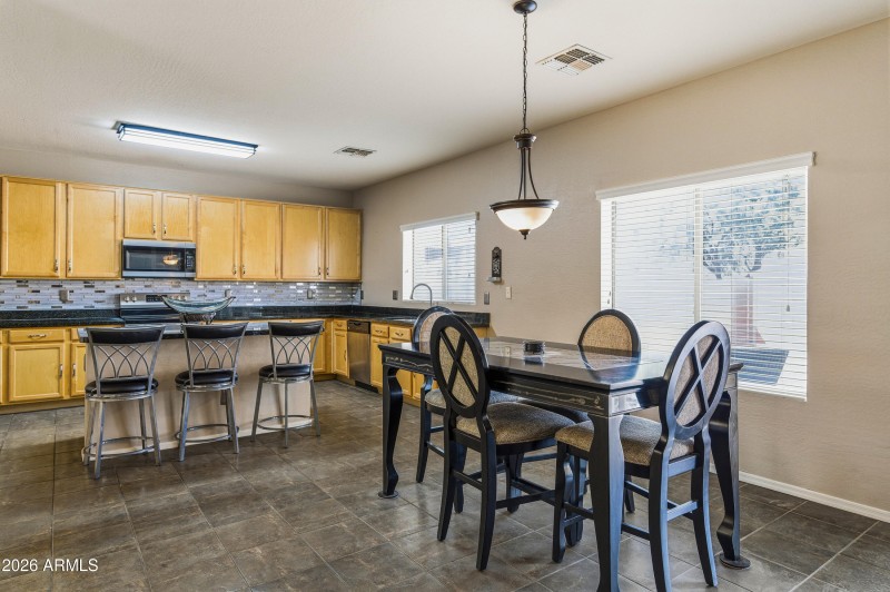 35834 W Cartegna Ln-15