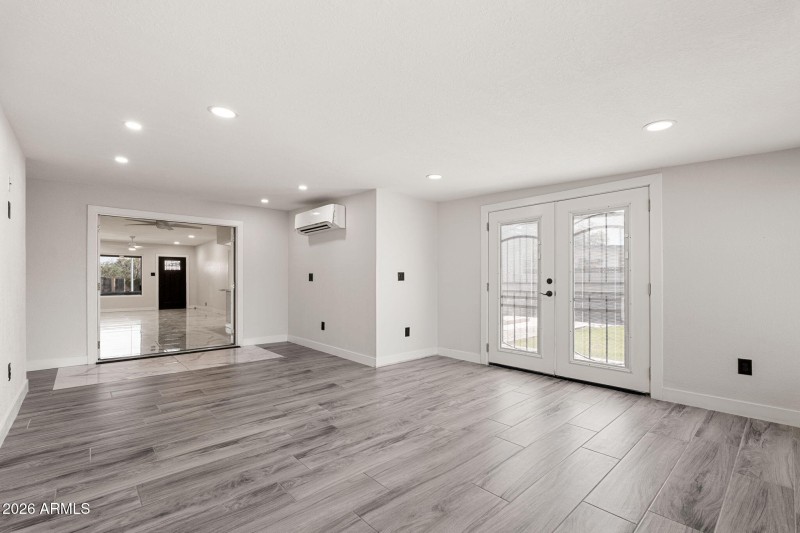 4540 N 12th Ave - 17